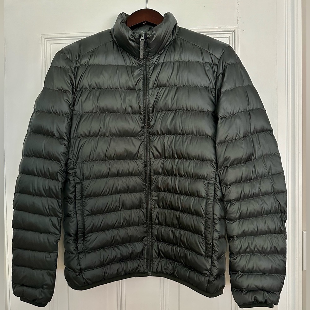 Uniqlo Men’s Lightweight Down Puffer Jacket Size S Dark Grey-Green